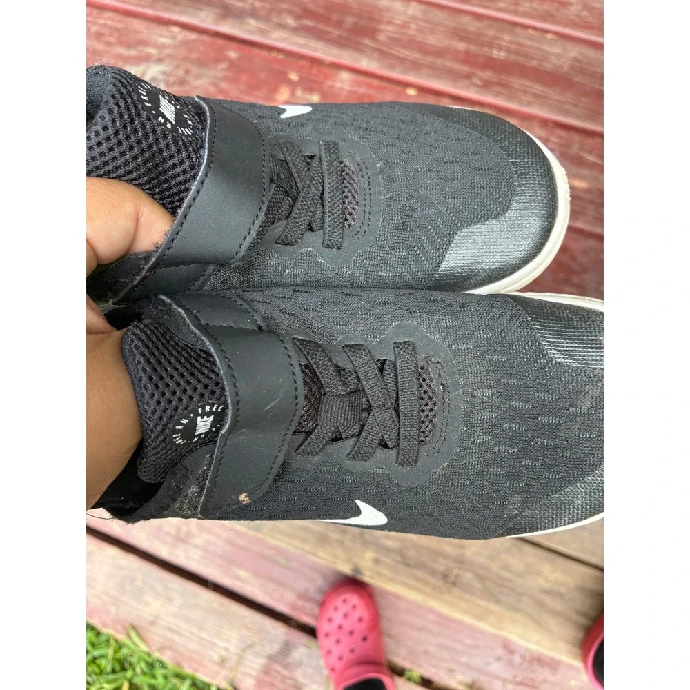 Nike Free RN Sneakers Kids 1.5 Black Good Hook and Loop Athletic Running Shoes